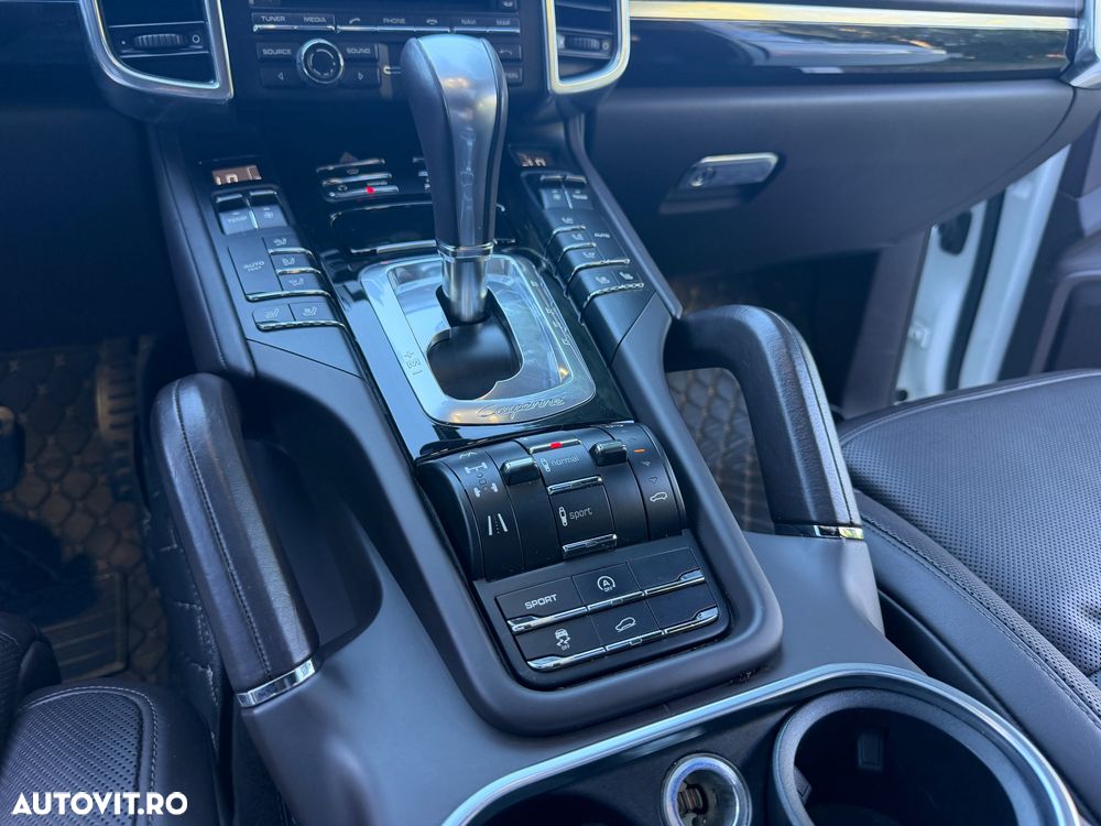 Porsche Cayenne - 11