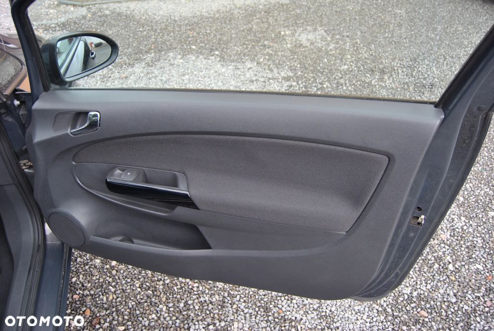 Opel Corsa 1.4 Cosmo - 24