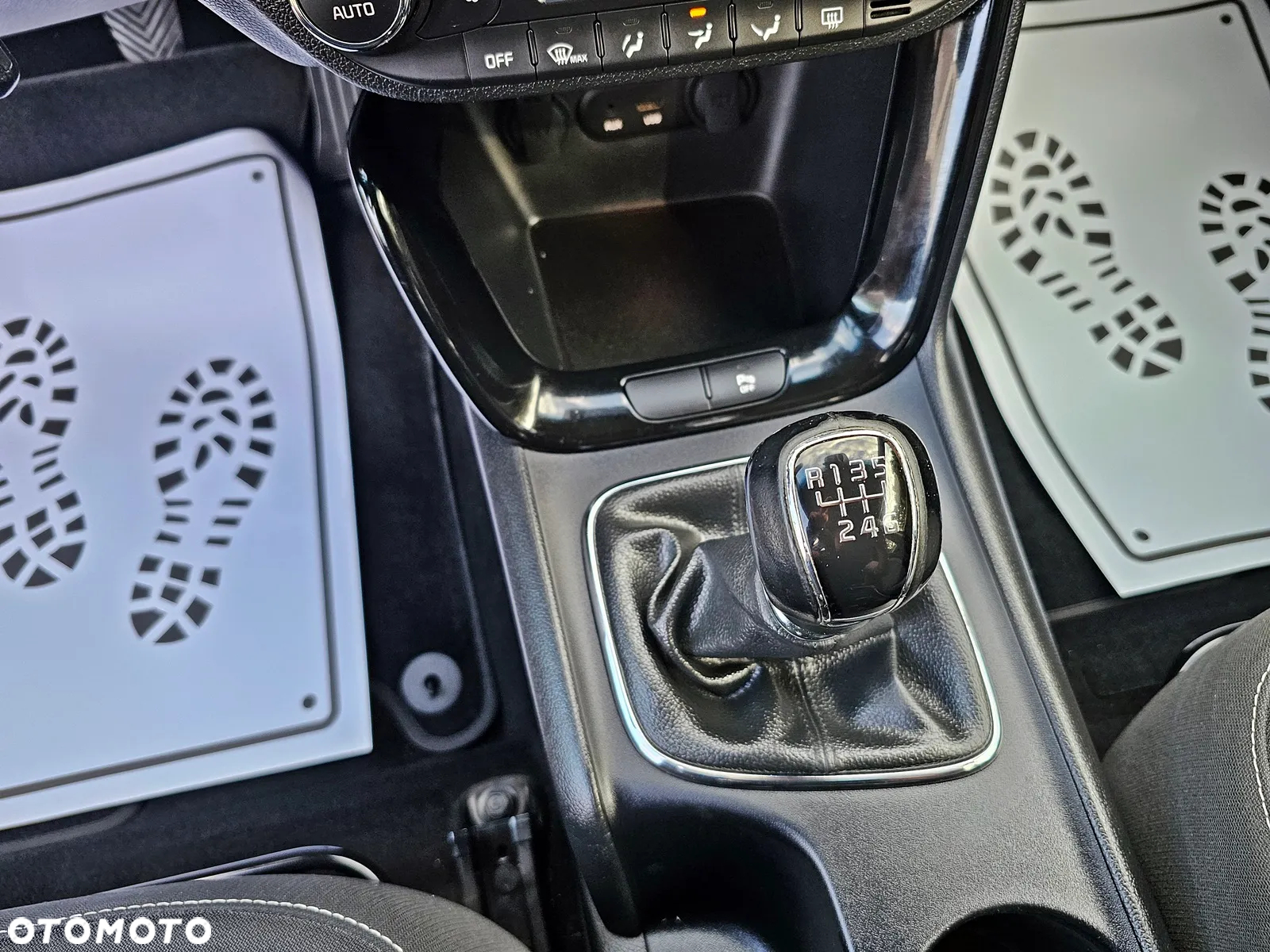 Kia Ceed 1.6 GDI Platinum Edition - 23