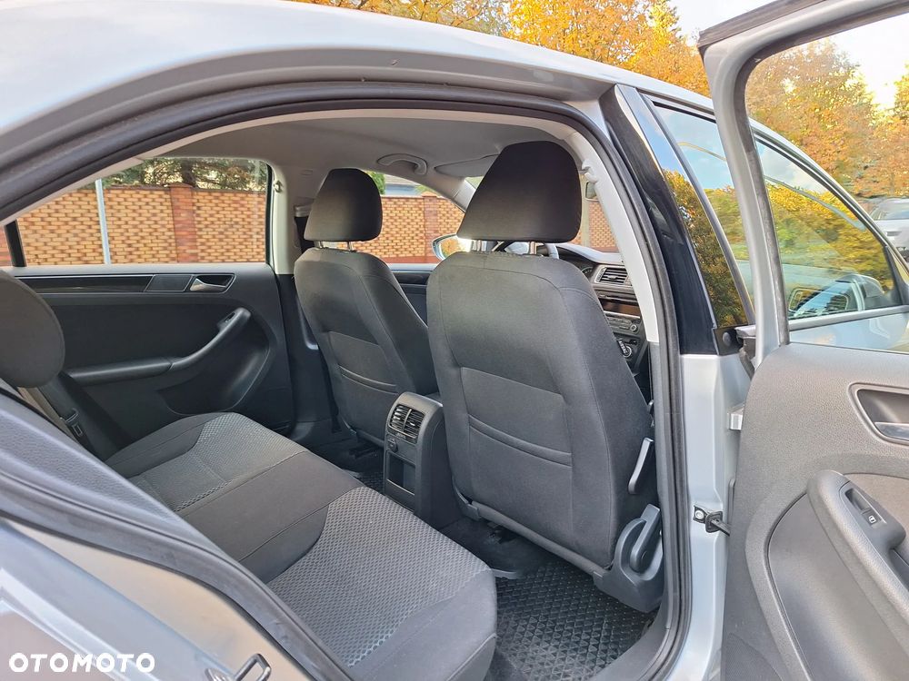 Volkswagen Jetta 1.4 TSI Comfortline - 16