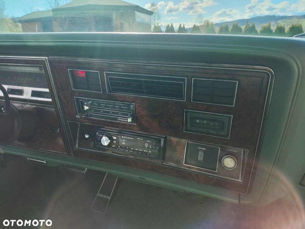 Oldsmobile Regency - 18