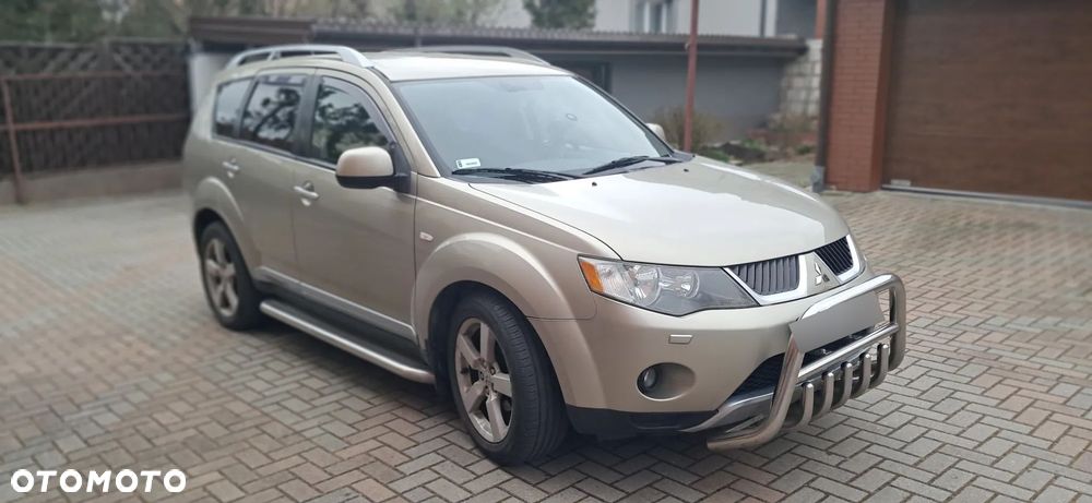 Mitsubishi Outlander 2.0 DID Instyle - 1