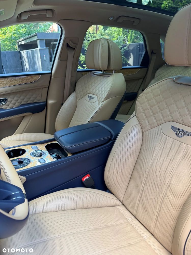 Bentley Bentayga V8 - 8