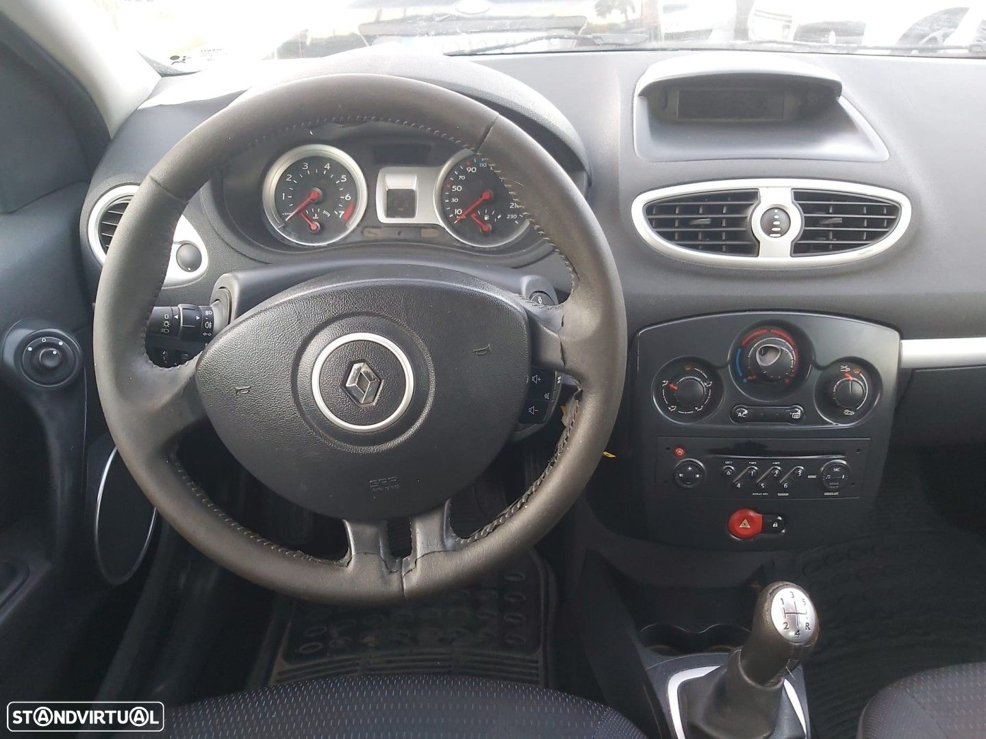 Renault Clio 1.2 TCE Dynamique S - 10