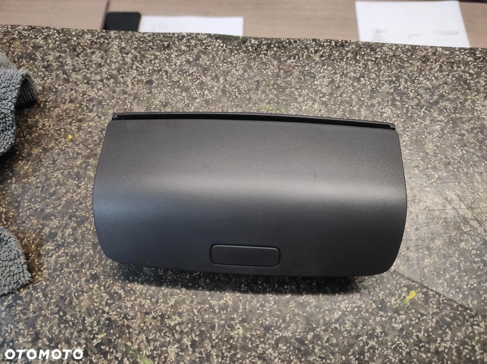 VW GOLF 5 6 GTI GT R32 PASSAT B6 B7 R-LINE  SCHOWEK NA OKULARY CZARNY 1K0863837C WYSYŁKA !!!