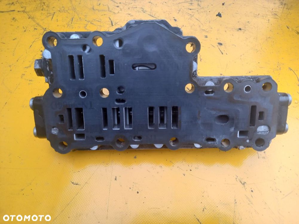 Blok zaworowy rewersu Deutz Fahr Agrotron 180.7 - 3