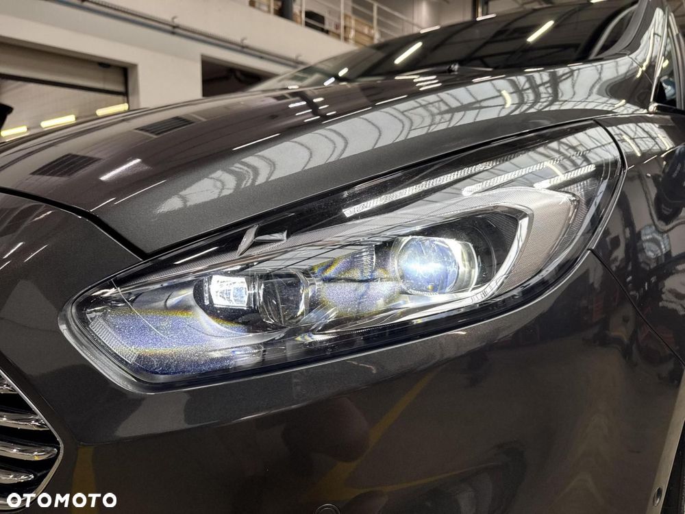 Ford S-Max - 32