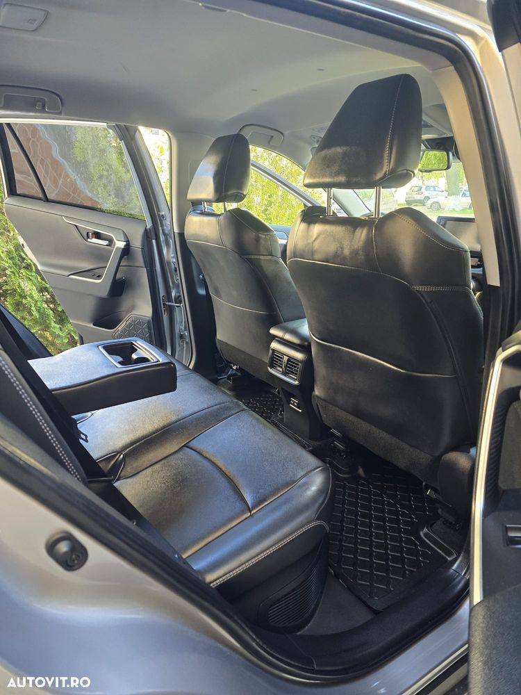 Toyota RAV4 - 11