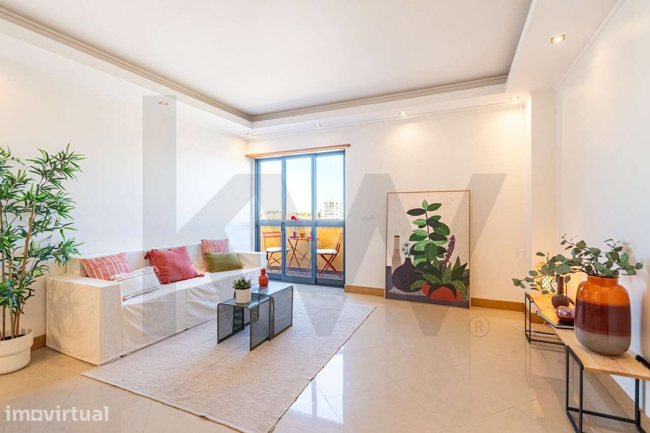 Apartamento T3 | Rua Beatriz Costa - Urbanização da Ribeirada, Odivela - Grande imagem: 4/47