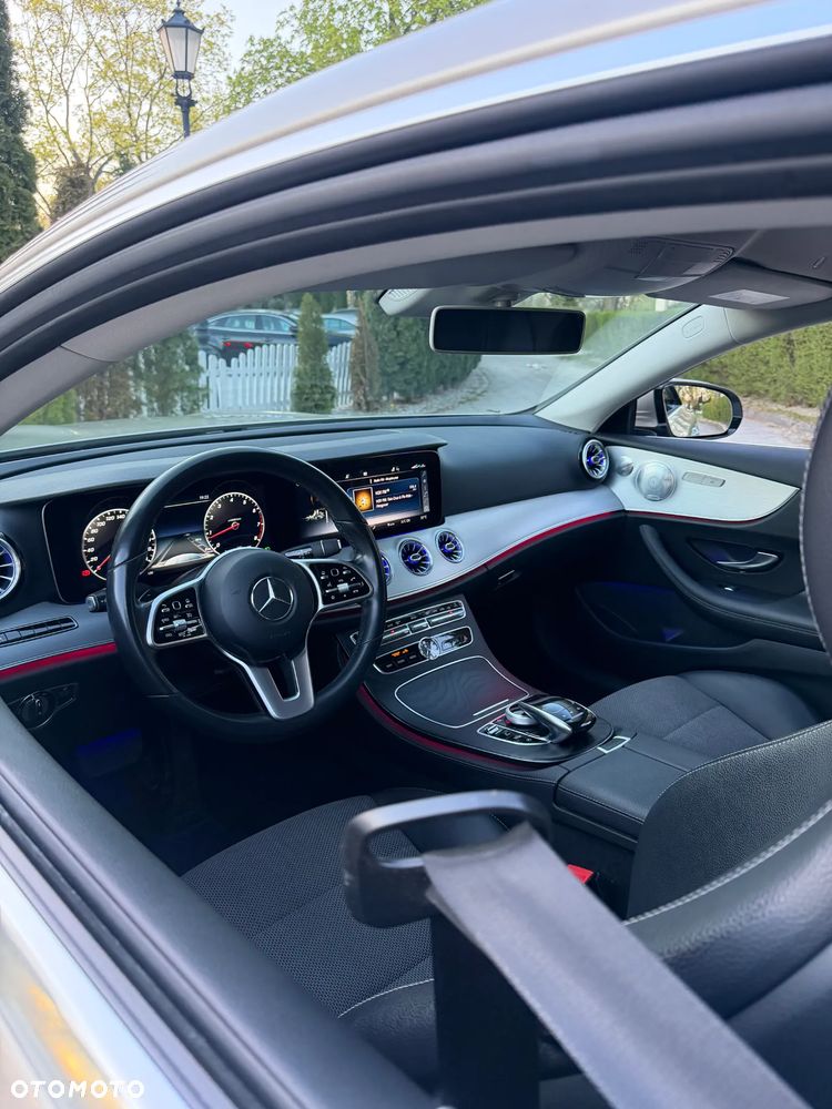 Mercedes-Benz Klasa E 200 4-Matic 9G-TRONIC - 25