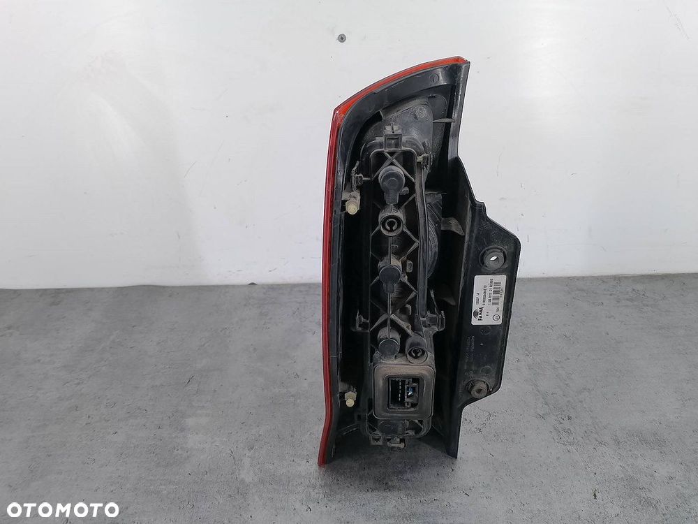 LAMPA TYLNA PRAWA CITROEN NEMO 01353205080E  13202F - 3