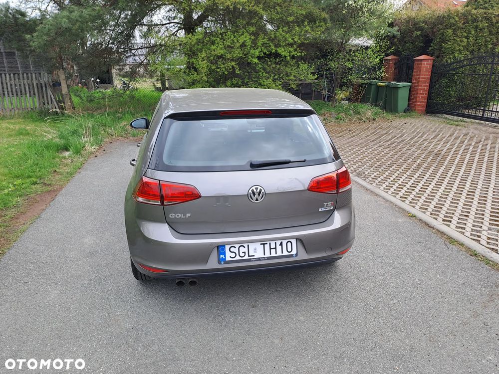 Volkswagen Golf - 6