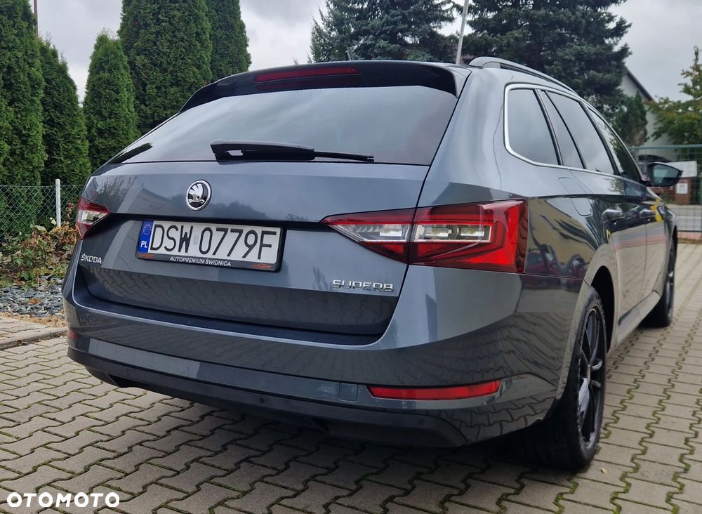 Skoda Superb 2.0 TDI DSG Style - 31