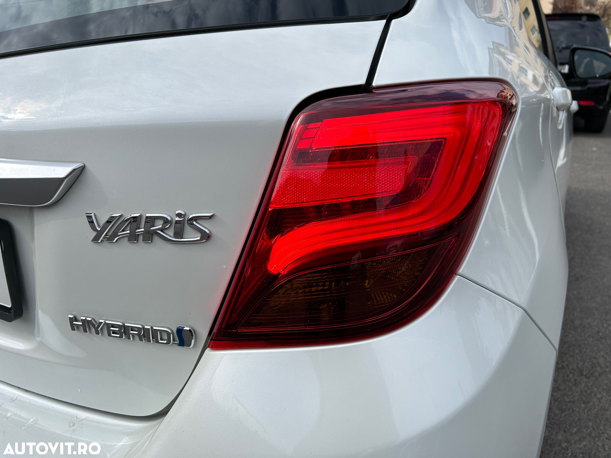 Toyota Yaris 1.5 VVT-i HSD Sol - 10