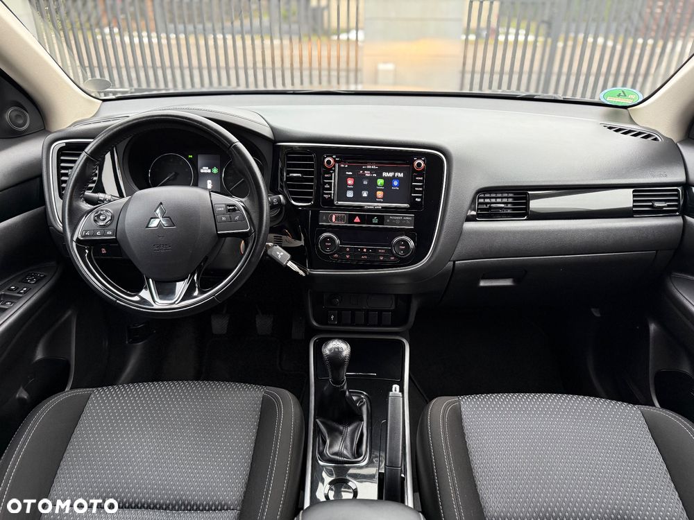Mitsubishi Outlander - 11