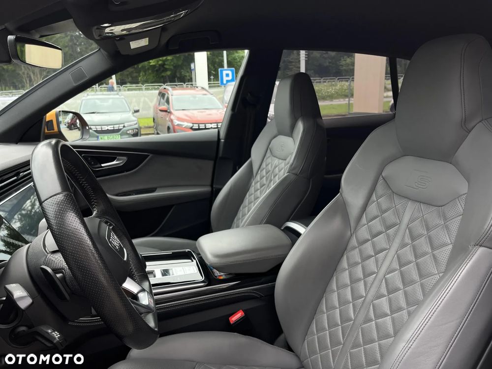Audi Q8 - 9