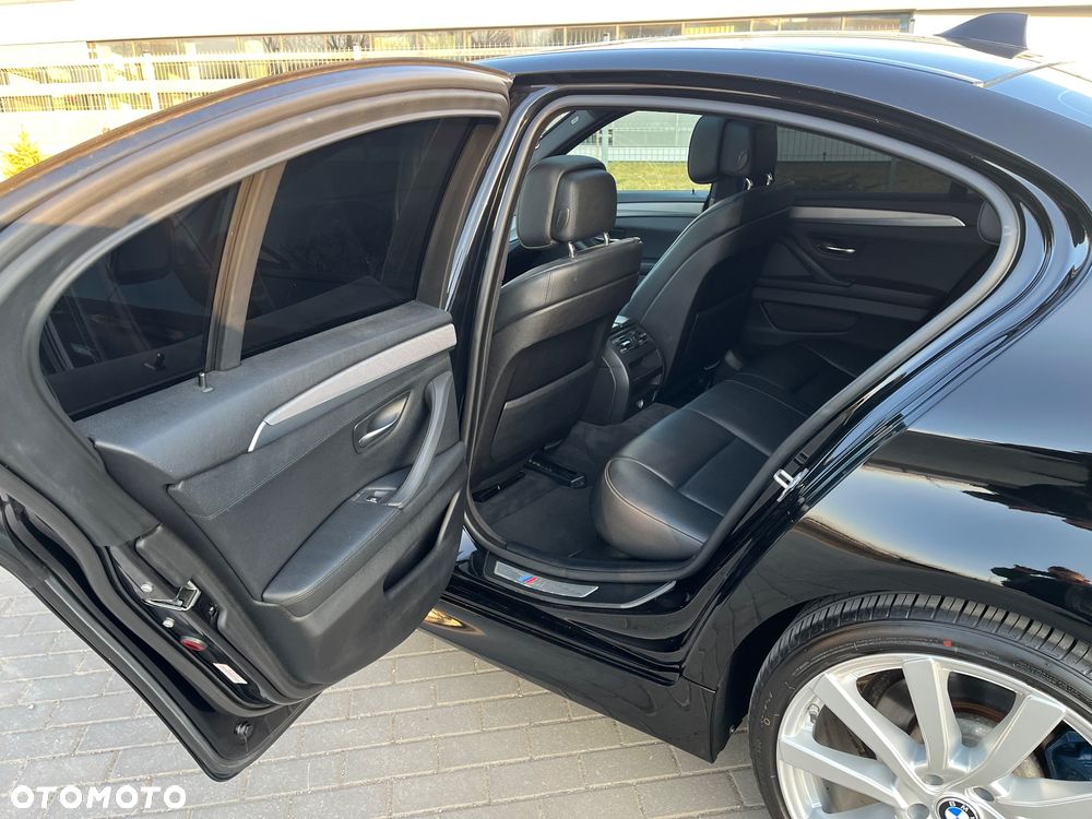 BMW Seria 5 535i Sport-Aut - 27