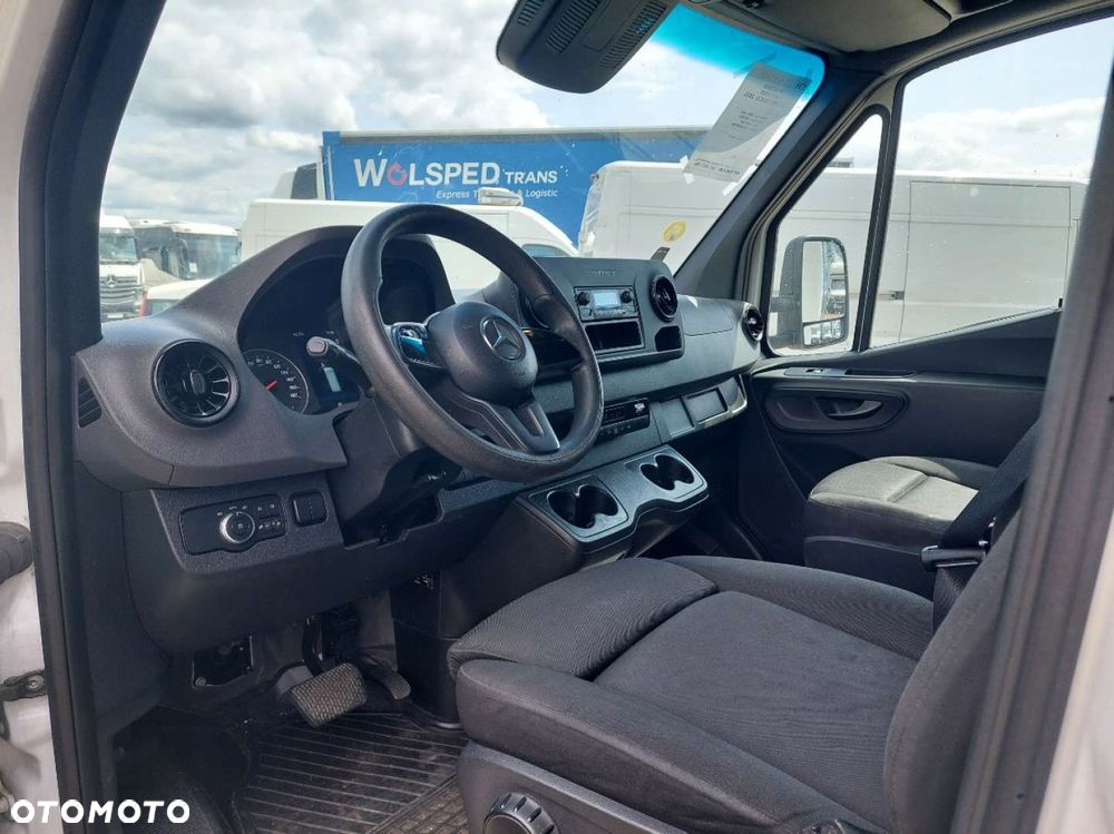 Mercedes-Benz Sprinter - 6
