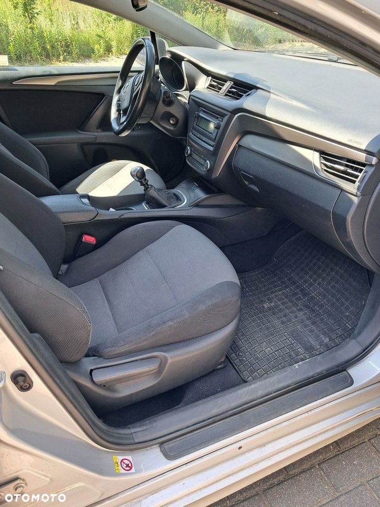 Toyota Avensis - 6