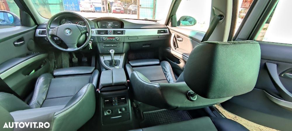 BMW Seria 3 325xi Touring - 9