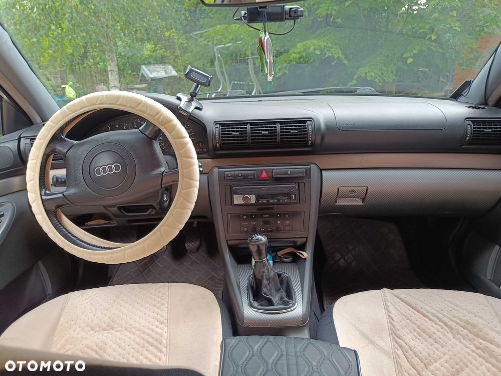 Audi A4 Limousine - 6