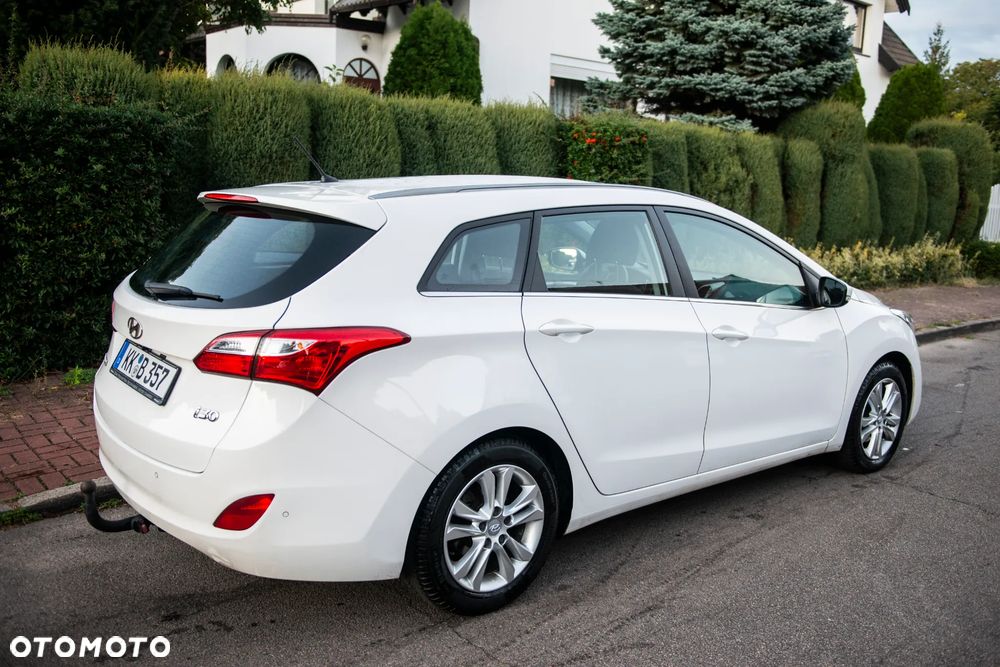 Hyundai i30 i30cw 1.6 Fifa World Cup Edition - 5
