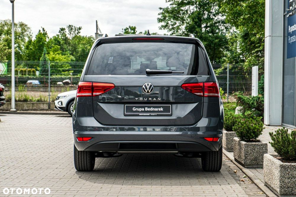 Volkswagen Touran - 9