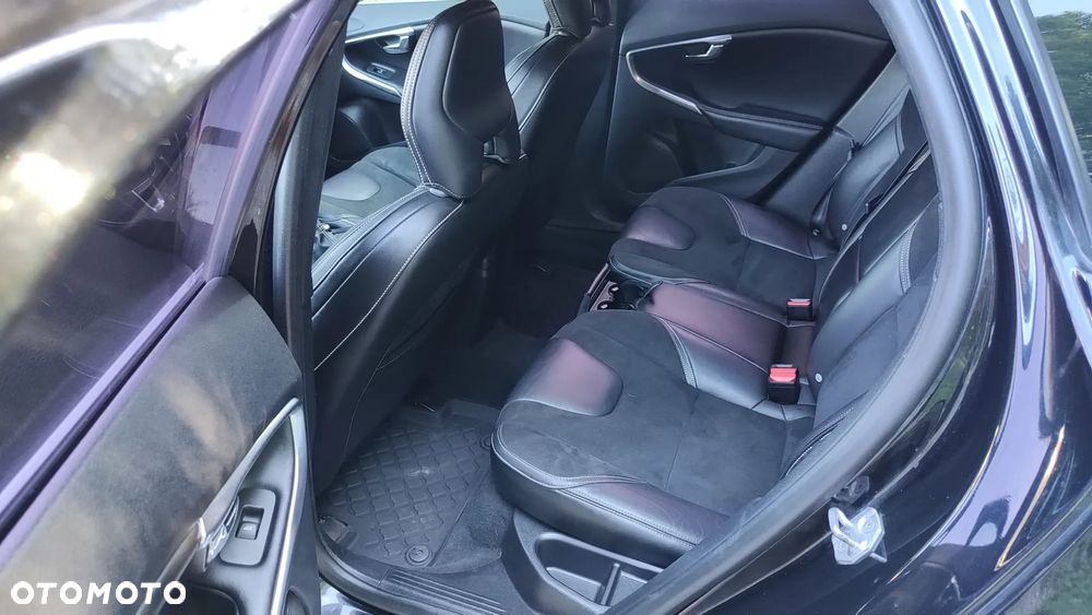 Volvo V40 D4 Drive-E R-Design Momentum - 12