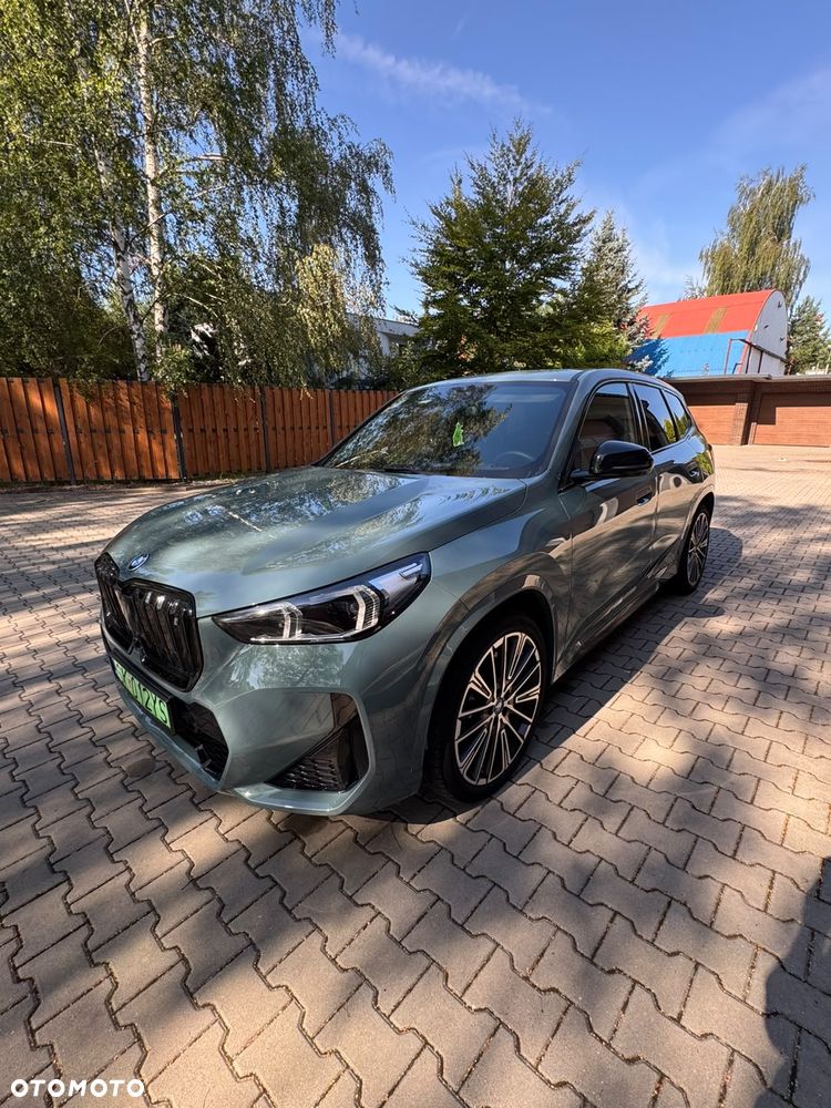 BMW iX1 - 1