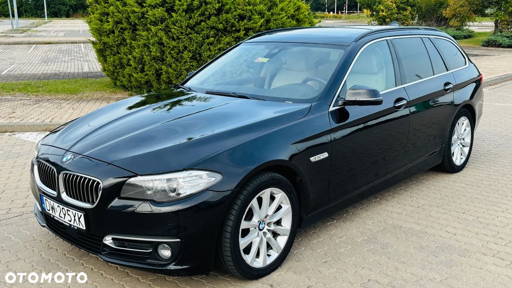 BMW Seria 5 525d xDrive Luxury Line - 1