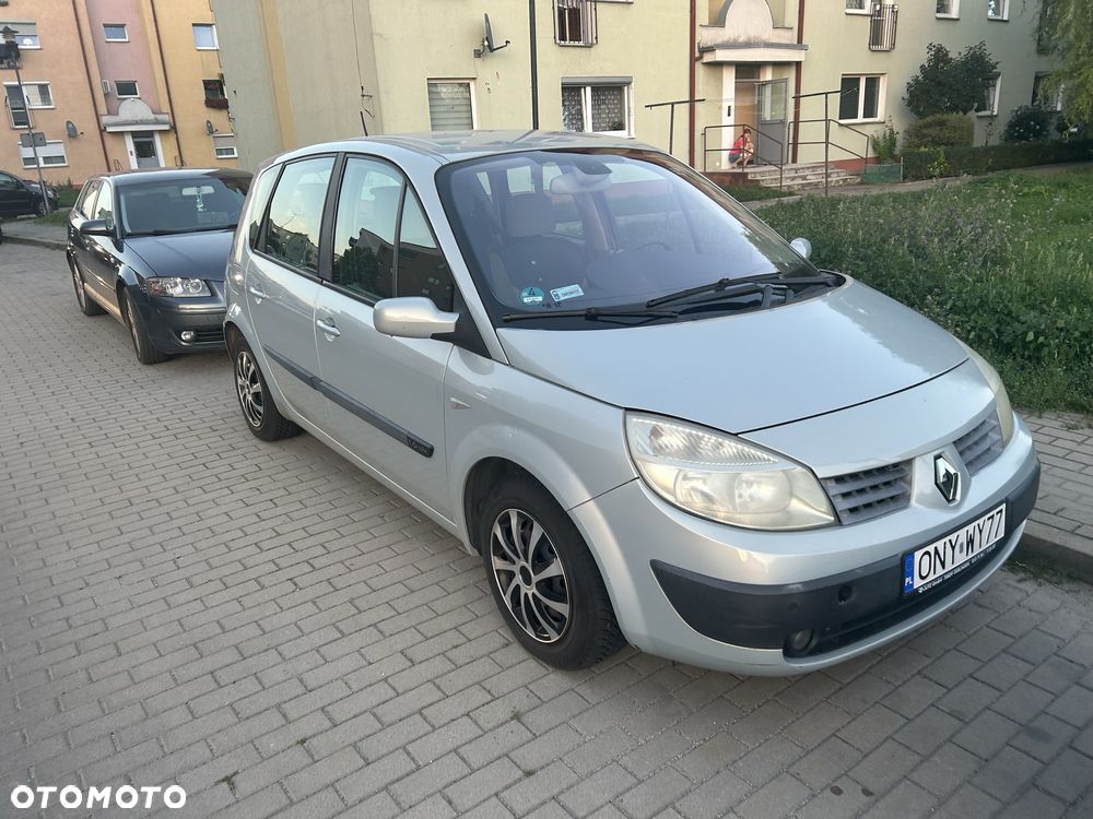 Renault Scenic - 1