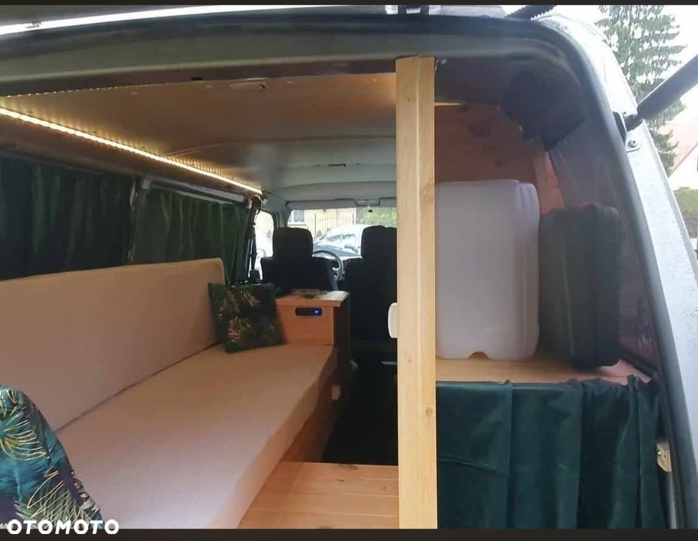 Volkswagen Transporter - 7