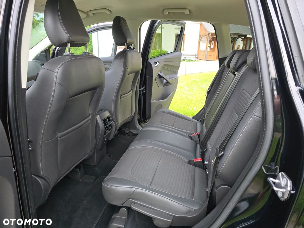 Ford Kuga 2.0 TDCi 2x4 Titanium - 29