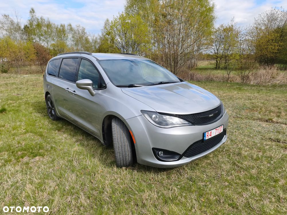 Chrysler Pacifica - 3