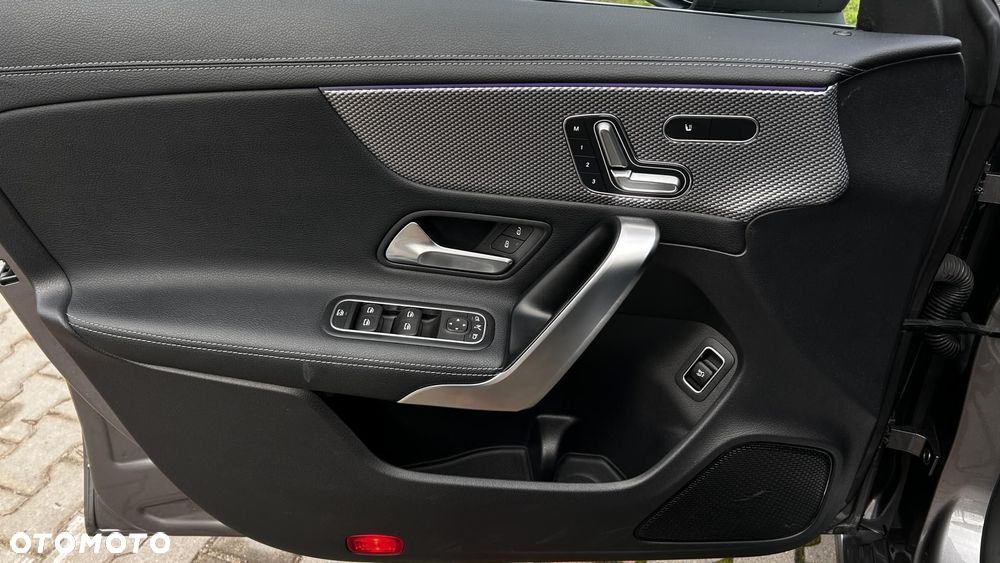 Mercedes-Benz CLA - 10