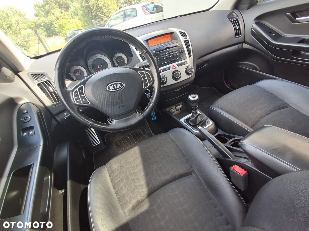 Kia ProCeed - 12