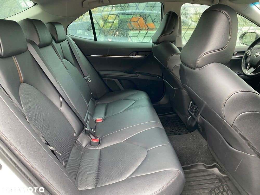 Toyota Camry 2.5 Hybrid Executive CVT - 20