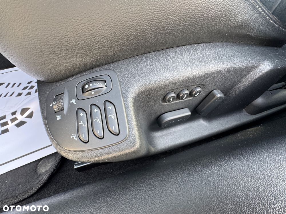 Renault Latitude - 24