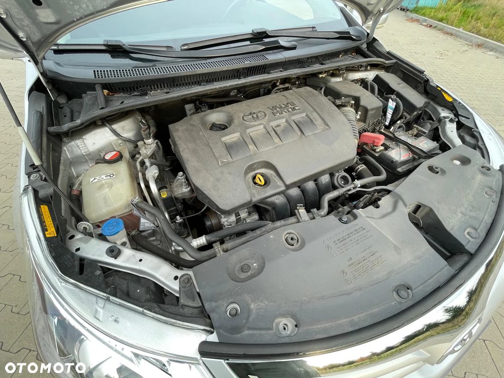 Toyota Avensis 1.8 Multidrive S Executive - 25