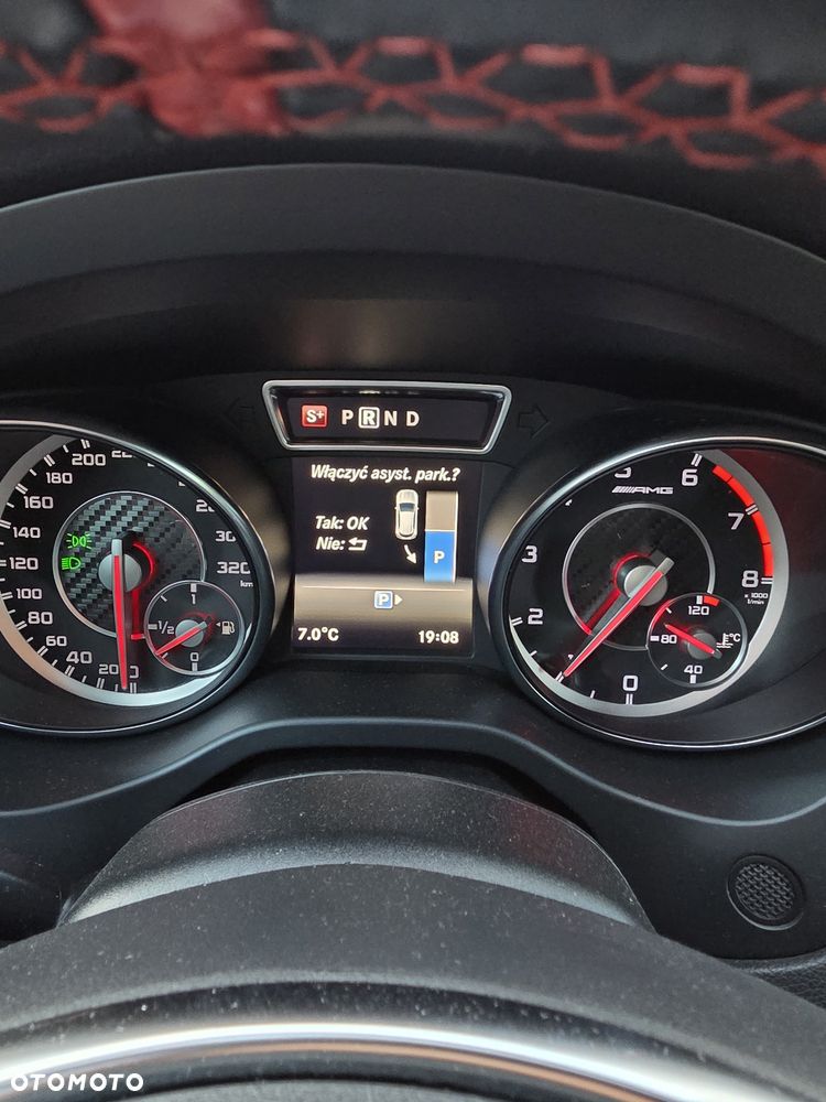 Mercedes-Benz GLA - 6