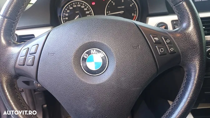BMW Seria 3 318d Touring Aut. Luxury Line - 16