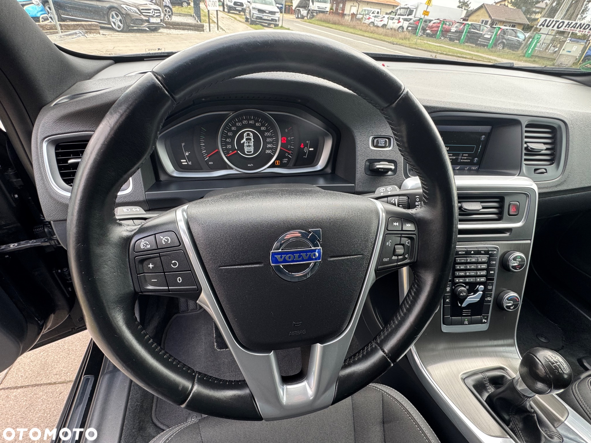 Volvo V60 D4 Momentum - 18