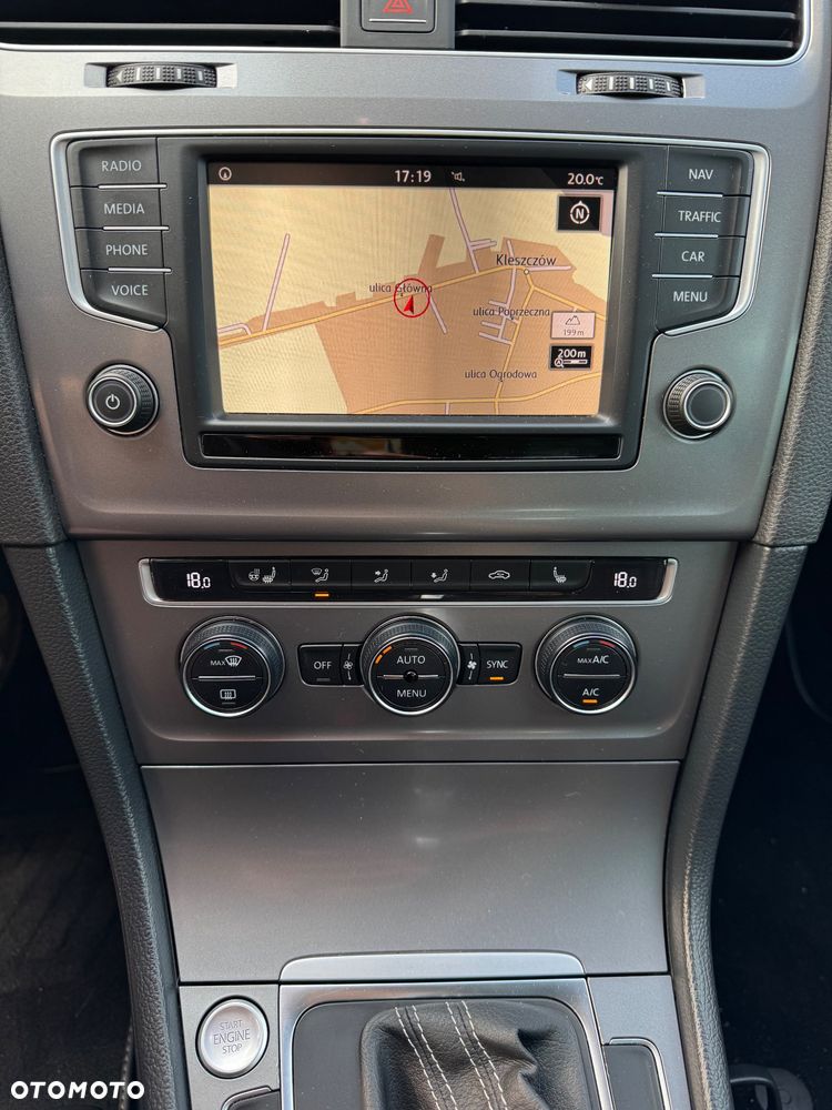 Volkswagen Golf 2.0 TDI BlueMotion Technology DSG Lounge - 20