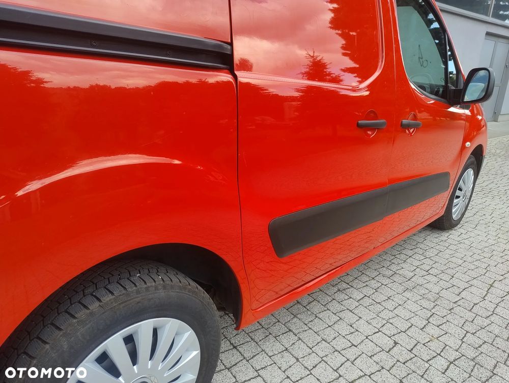 Citroën BERLINGO PO LIFT 1.6 HDI (90KM) 5-BIEGÓW LONG (L2H1) KLIMA STAN IDEALNY SUPER OPCJA 100% BEZWYPADKOWY SERWIS KM NIE MA RDZY ! ! ! - 28
