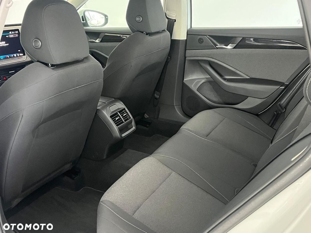 Volkswagen Passat Variant - 32