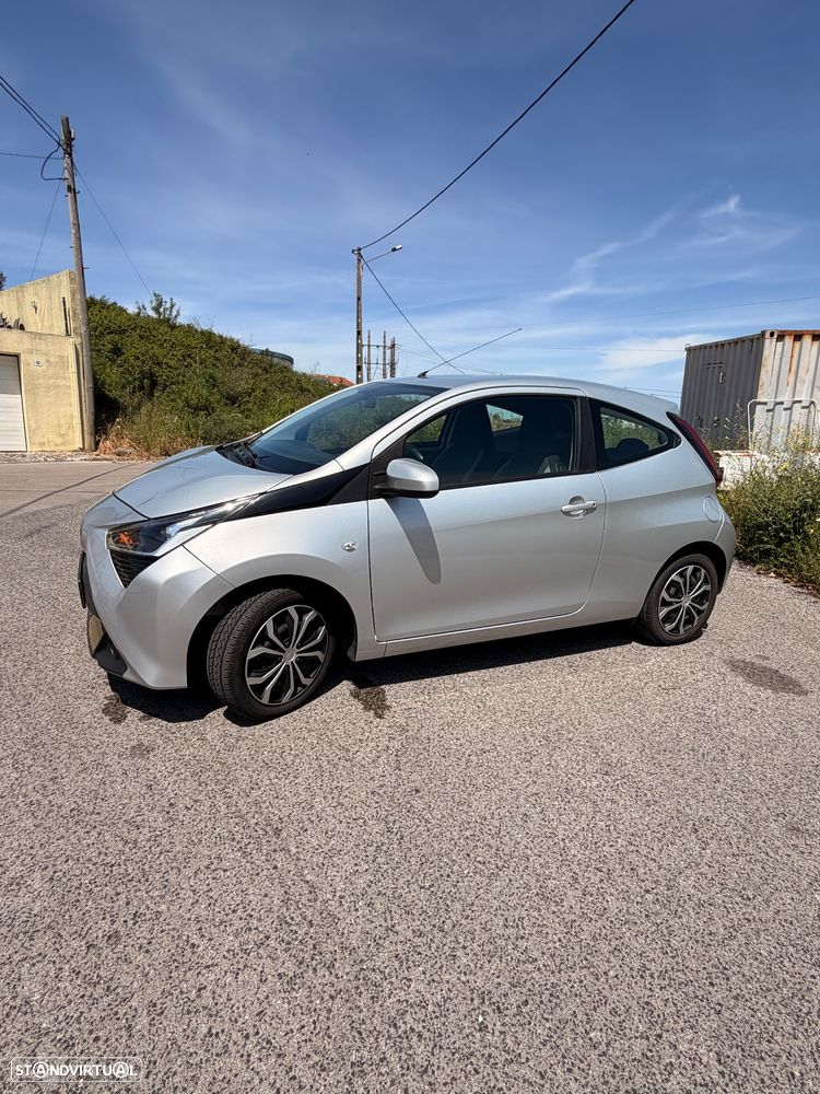 Toyota Aygo 1.0 X-Play Plus+X-Touch+TSS - 27