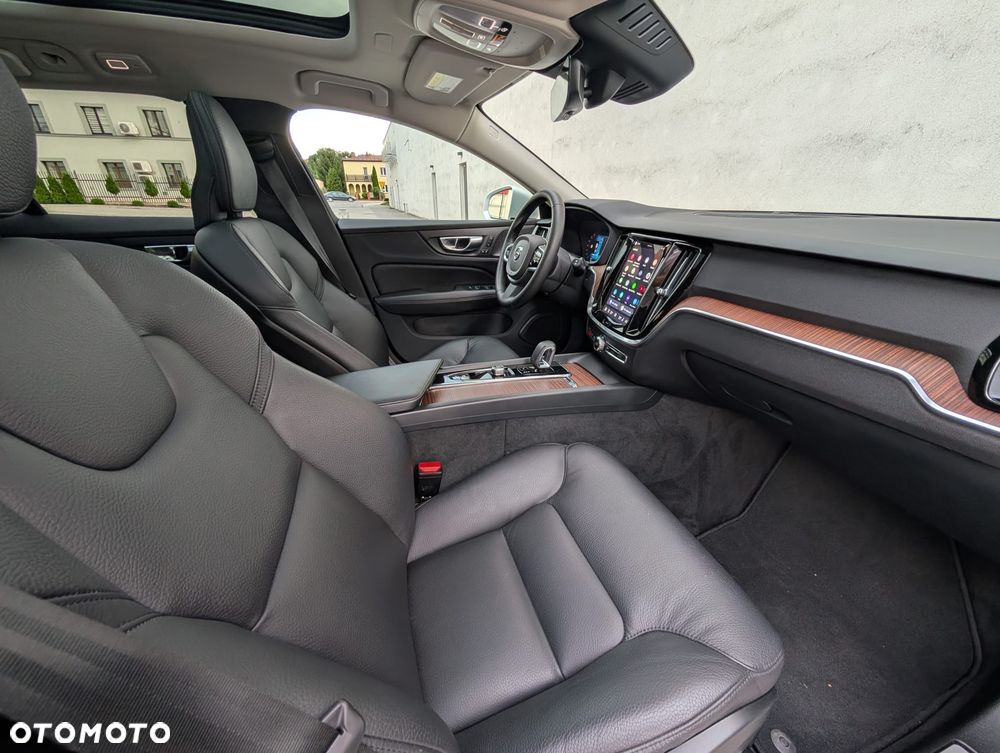 Volvo V60 B5 B AWD Plus Dark - 9