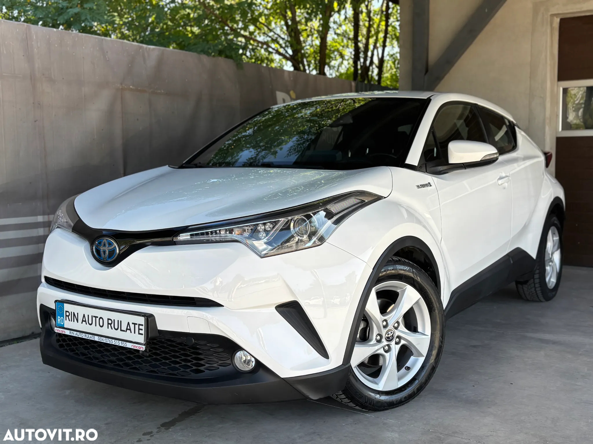 Toyota C-HR Hybrid Business-Edition - 4