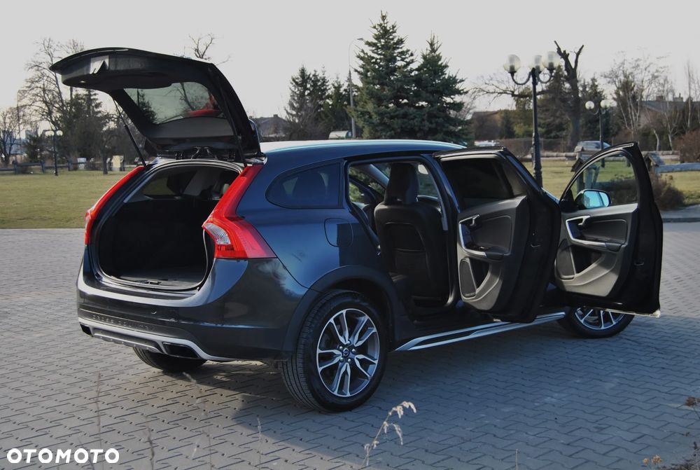Volvo V60 Cross Country T5 AWD Summum - 23