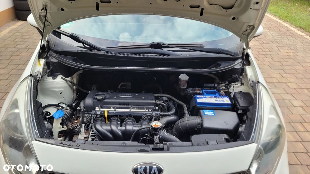 Kia Rio 1.4 Dream Team Edition - 35